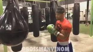 成人立体沙袋打拳视频,立体沙袋实战拳法技巧解析