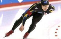 学溜冰成人冰刀视频,跟随视频学习成人冰刀技巧